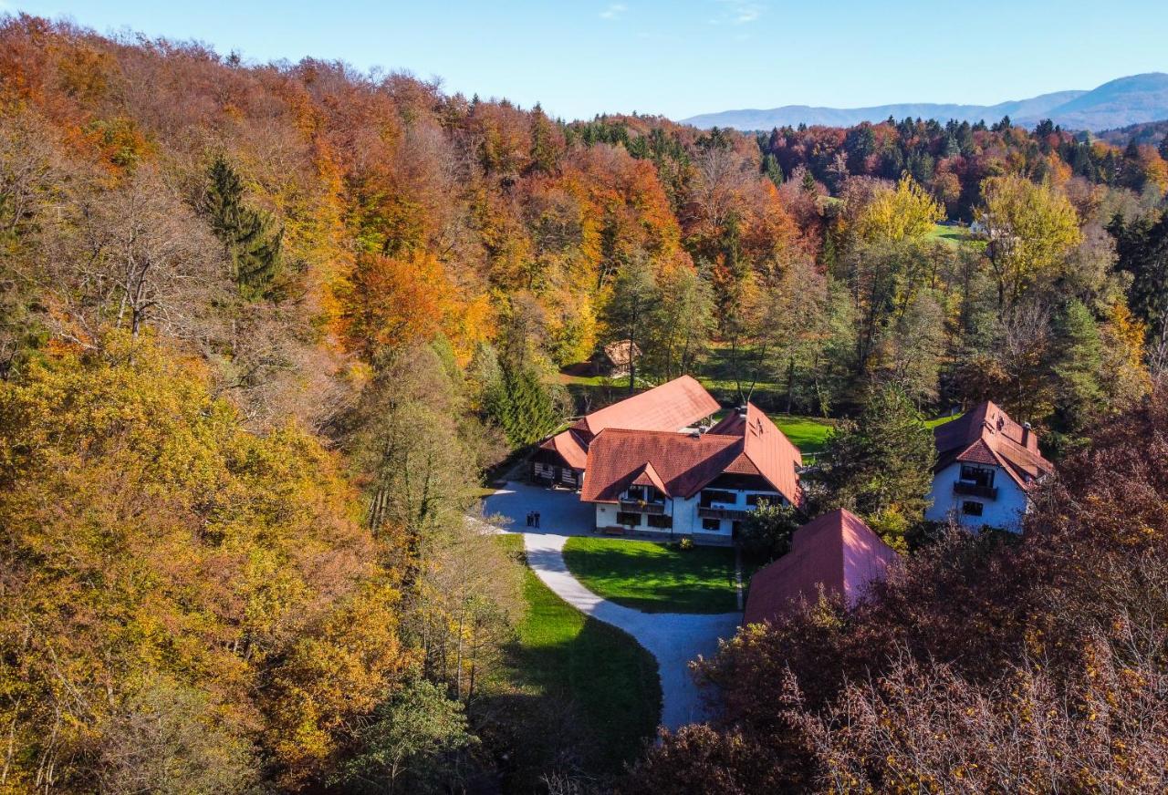 Domacija Seruga Countryside Hotel โนโวเมสโต ภายนอก รูปภาพ