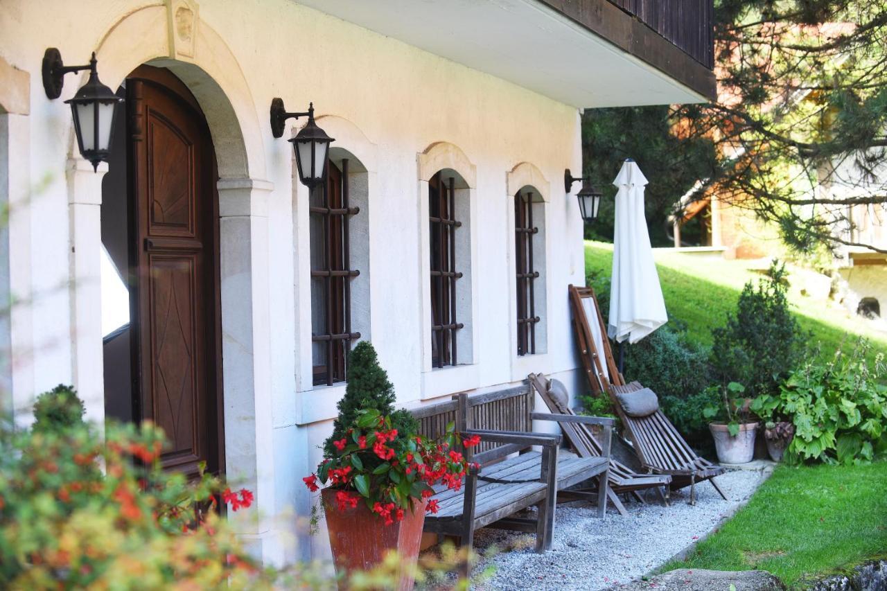 Domacija Seruga Countryside Hotel โนโวเมสโต ภายนอก รูปภาพ