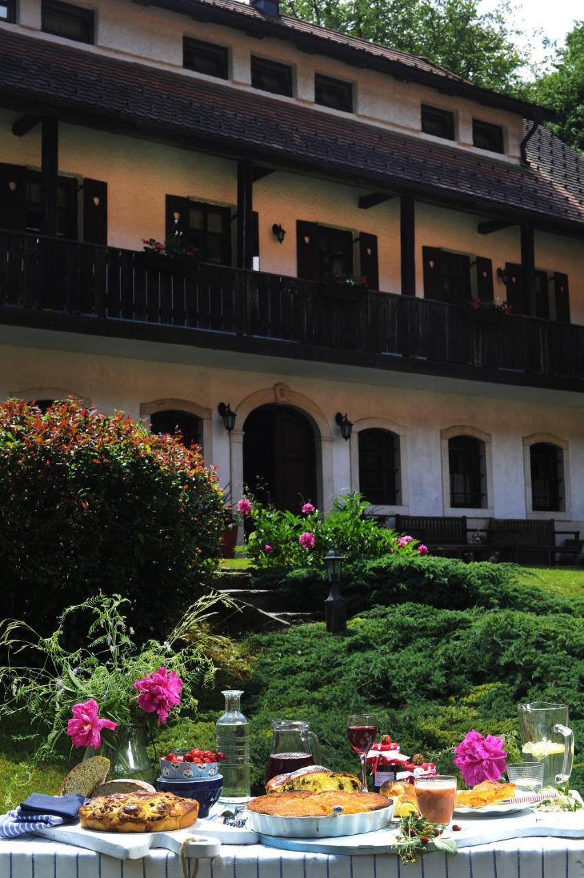 Domacija Seruga Countryside Hotel โนโวเมสโต ภายนอก รูปภาพ