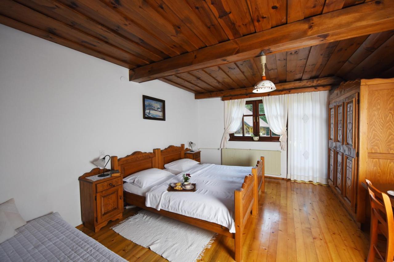 Domacija Seruga Countryside Hotel โนโวเมสโต ภายนอก รูปภาพ