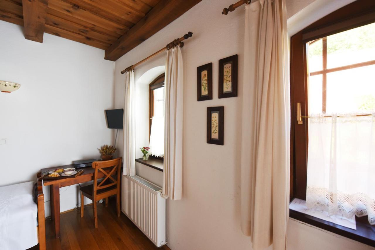 Domacija Seruga Countryside Hotel โนโวเมสโต ภายนอก รูปภาพ