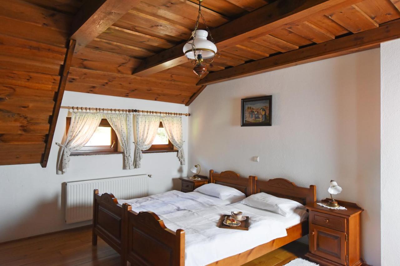 Domacija Seruga Countryside Hotel โนโวเมสโต ภายนอก รูปภาพ